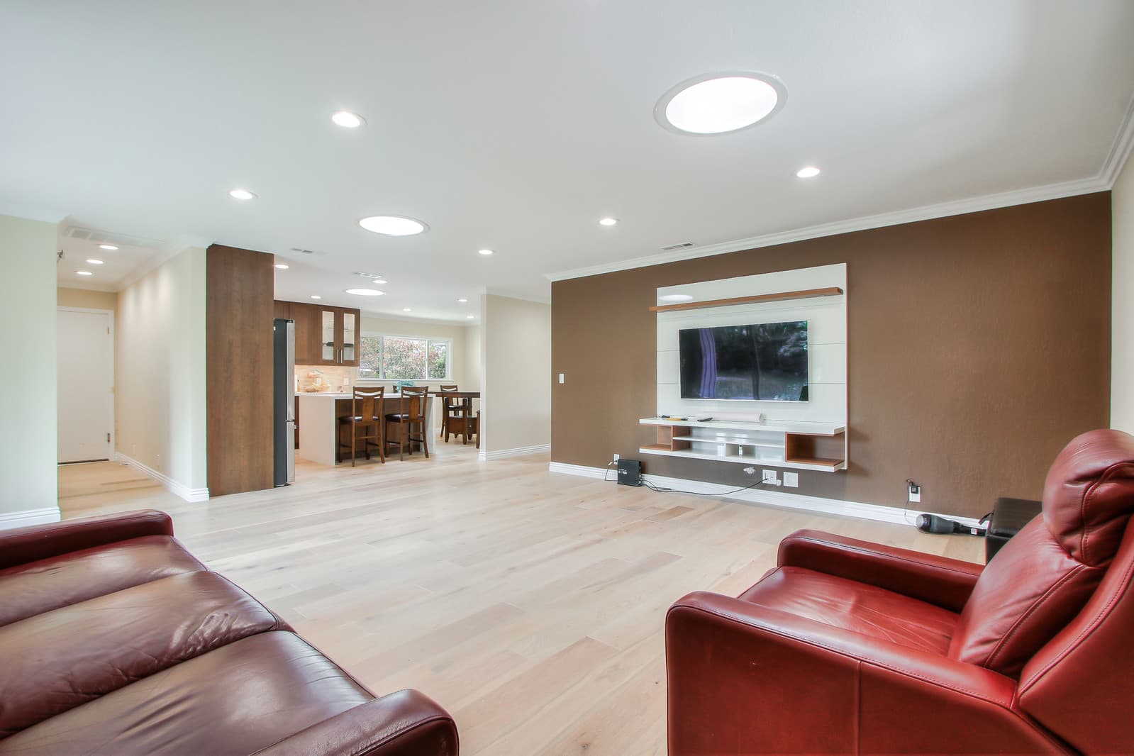 Award-winning home remodeling by Giant Builders Seattle — 15+ years experience