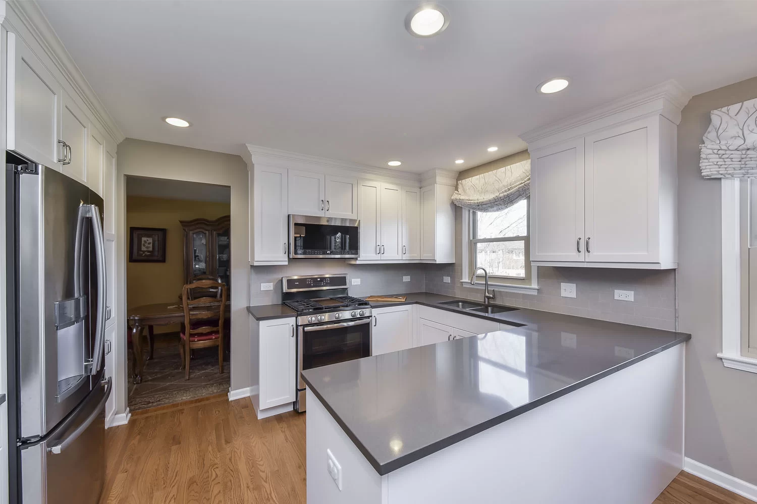 Contemporary open-concept kitchen with large island